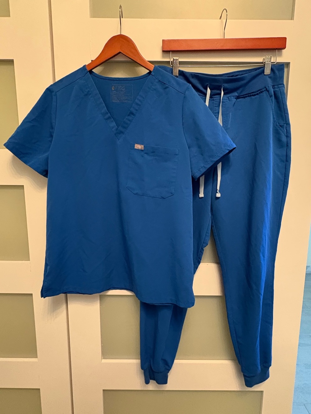 FIGS Scub Set with Joggers in Royal Blue Size Large